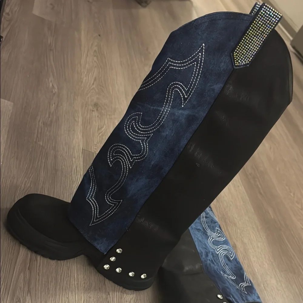 CAPE ROBBIN denim fold-over platform boots with rhinestone and Western-style❣️